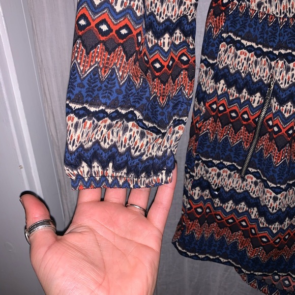 ROMPER patterned long sleeve - Picture 4 of 6